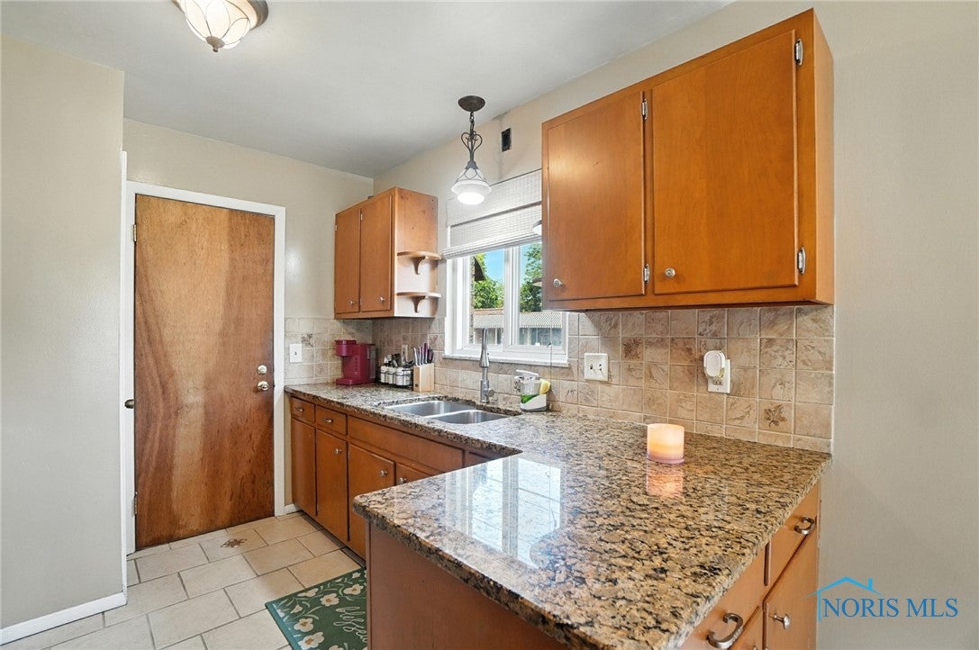 3951 Garrison Road Toledo, OH 43613 - Photo 10 of 38 Gallery Image 10