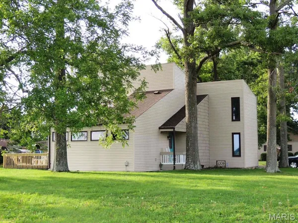 $329,000 | 1209 Hickory Drive, Neoga, IL 62447