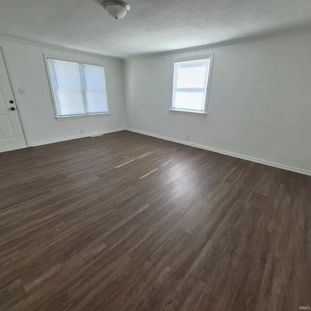 $114,900 | 3425 South Dayton Avenue, Muncie, IN 47302