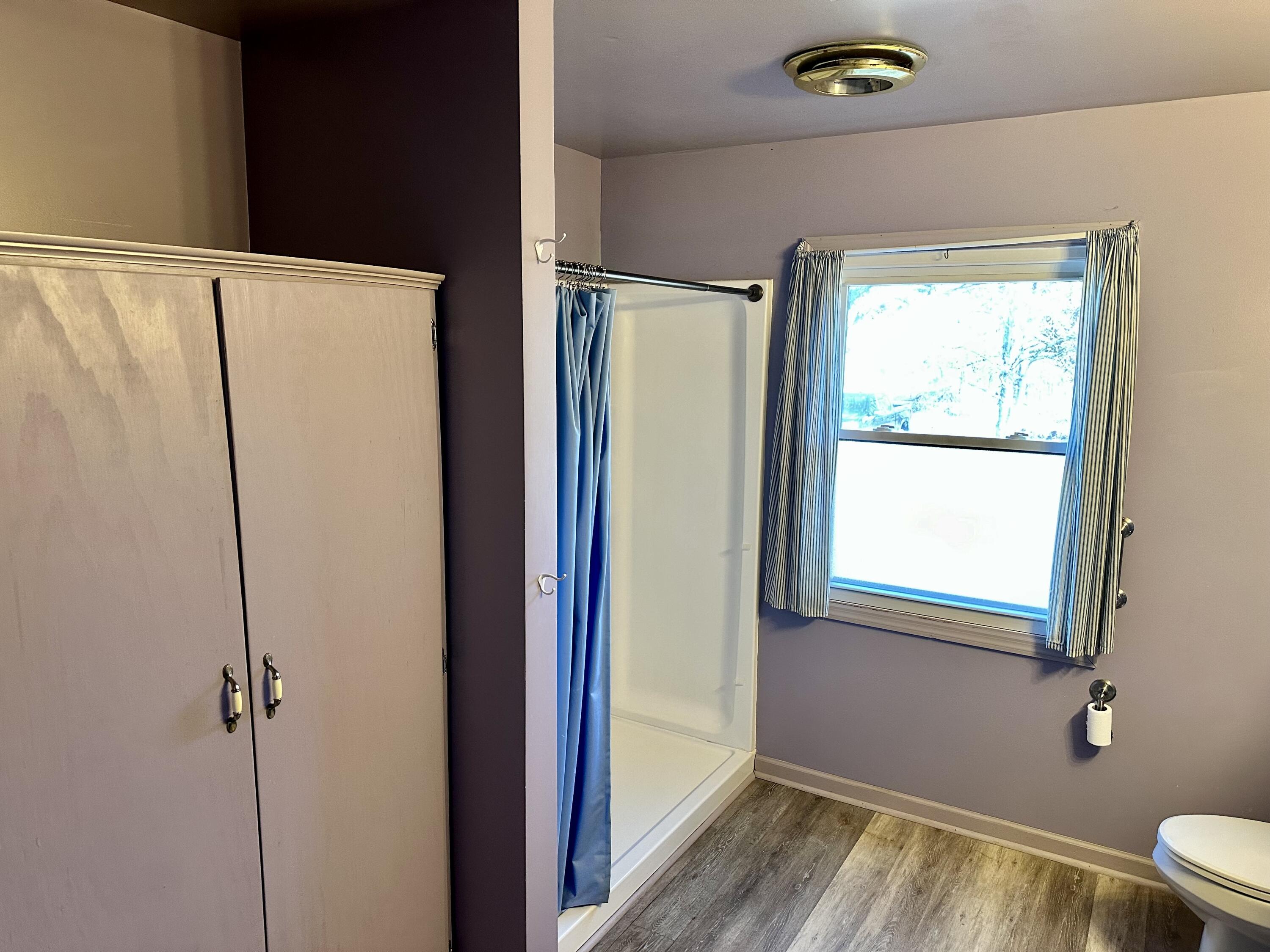 685 Puckett Road Irvine, KY 40336 - Photo 29 of 35 Shower and storage!