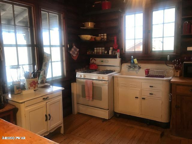 96 Paupack Point Road Hawley, PA 18428 - Photo 8 of 34
