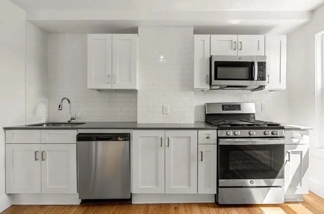 $2,300 | 29 Clarence Street, Unit 2, Boston, MA 02119