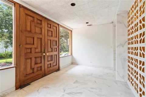 $1,600,000 | 6 Newcomb Boulevard, New Orleans, LA 70118
