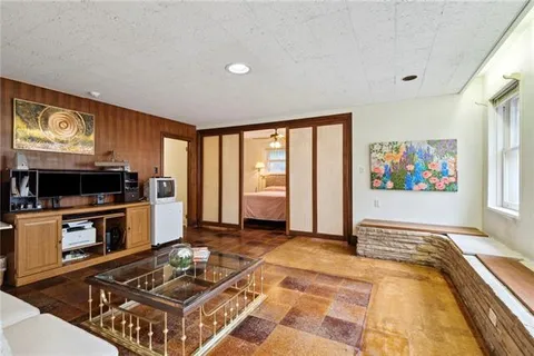 $1,600,000 | 6 Newcomb Boulevard, New Orleans, LA 70118