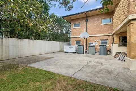 $1,600,000 | 6 Newcomb Boulevard, New Orleans, LA 70118