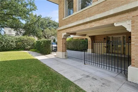 $1,600,000 | 6 Newcomb Boulevard, New Orleans, LA 70118