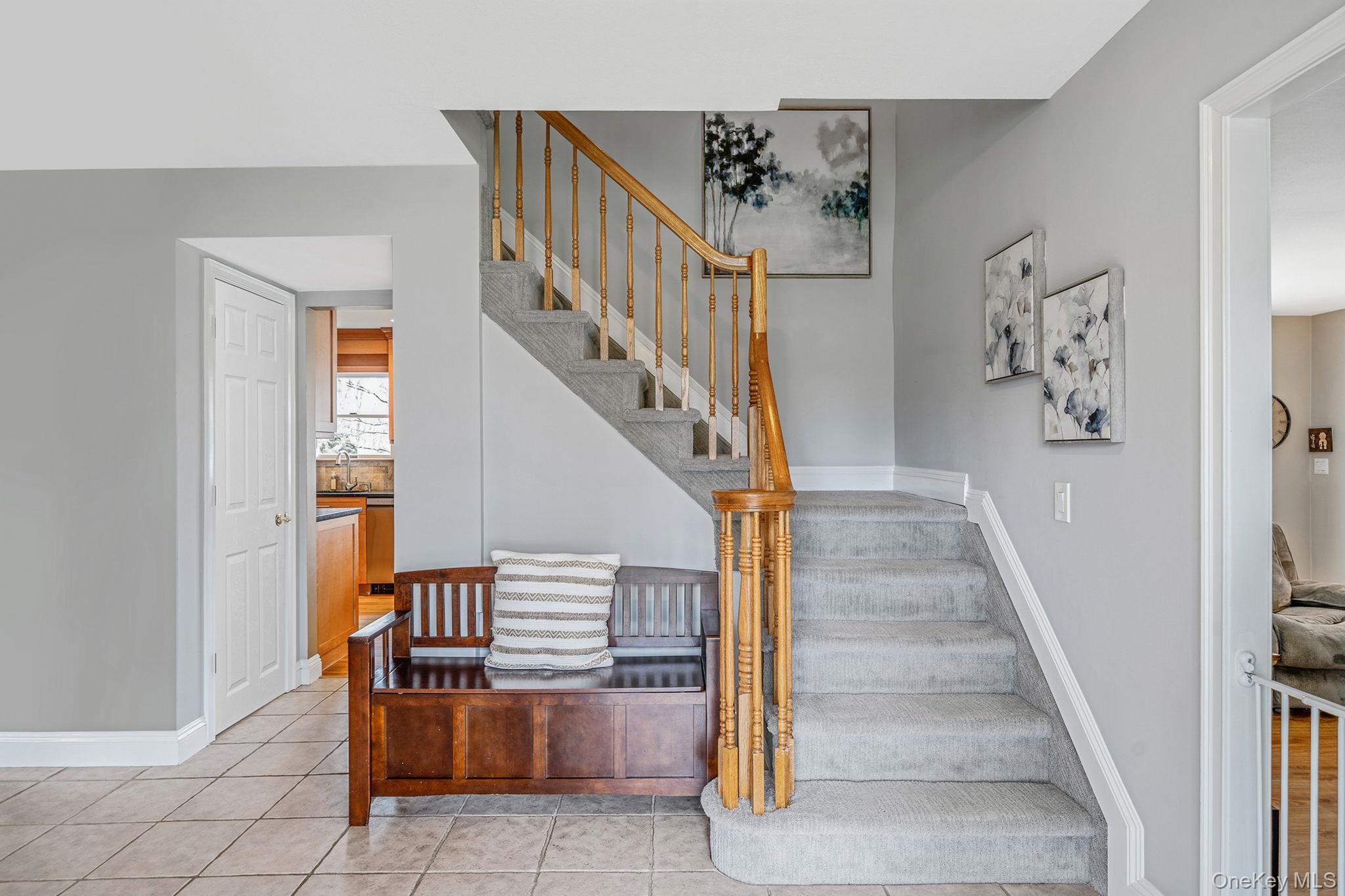 3 Meroke Lane Rocky Point, NY 11778 - Photo 5 of 43 Large entry foyer