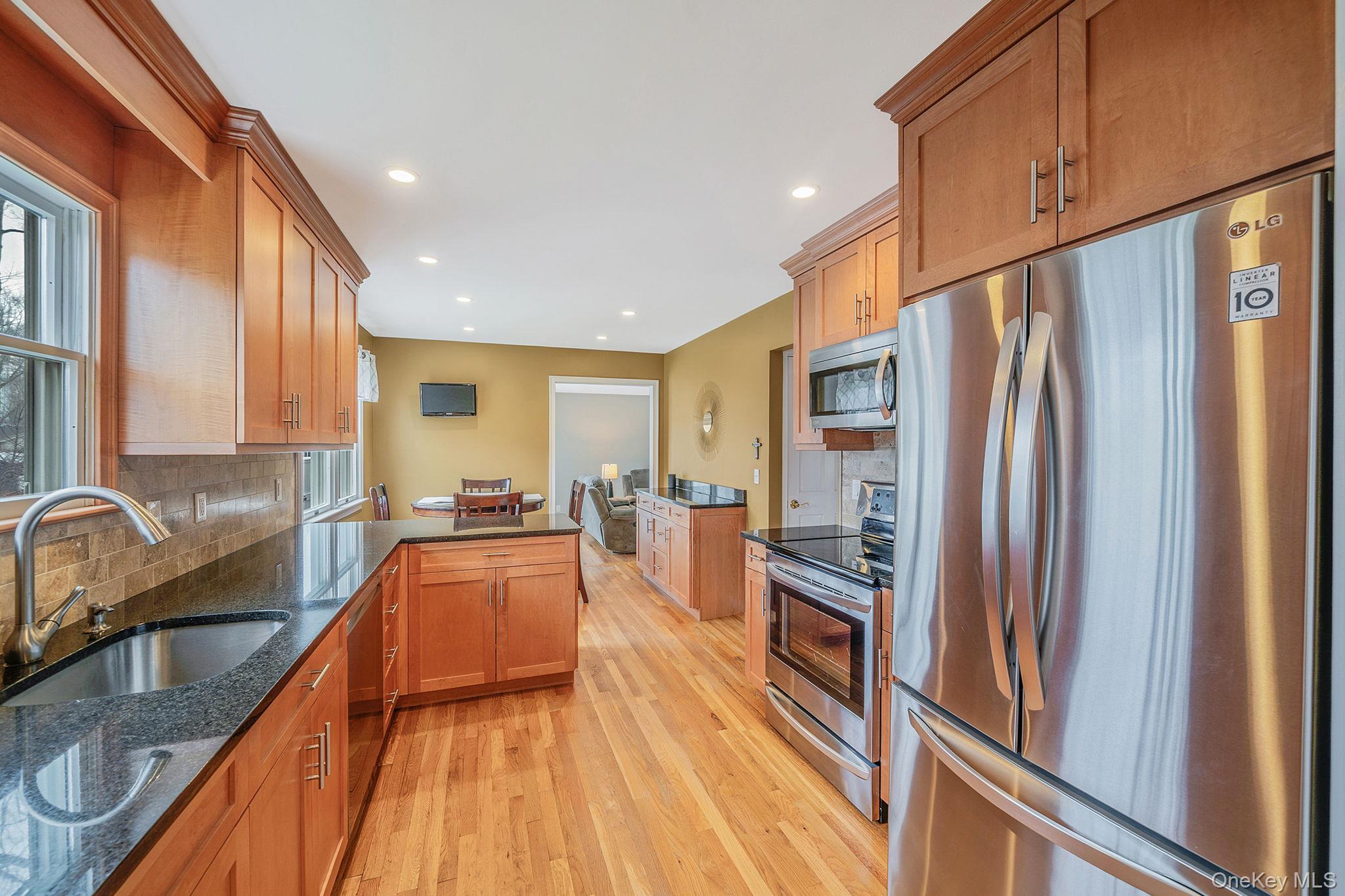 3 Meroke Lane Rocky Point, NY 11778 - Photo 10 of 43 Stainless Steel Appliances, Granite Countertops, hi-hats