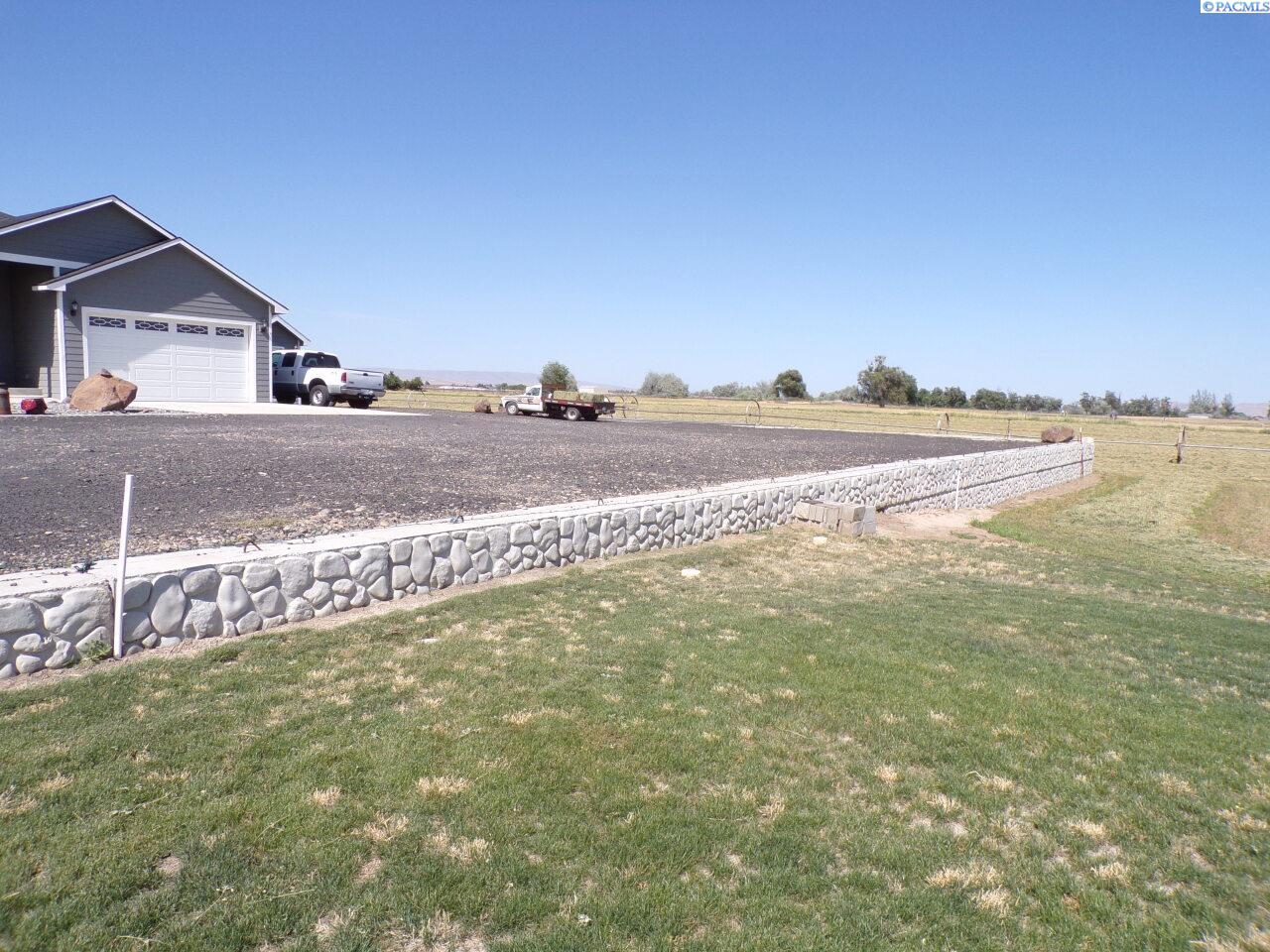 166214 West Johnson Road Prosser, WA 99350 - Photo 8 of 50 Gallery Image 8