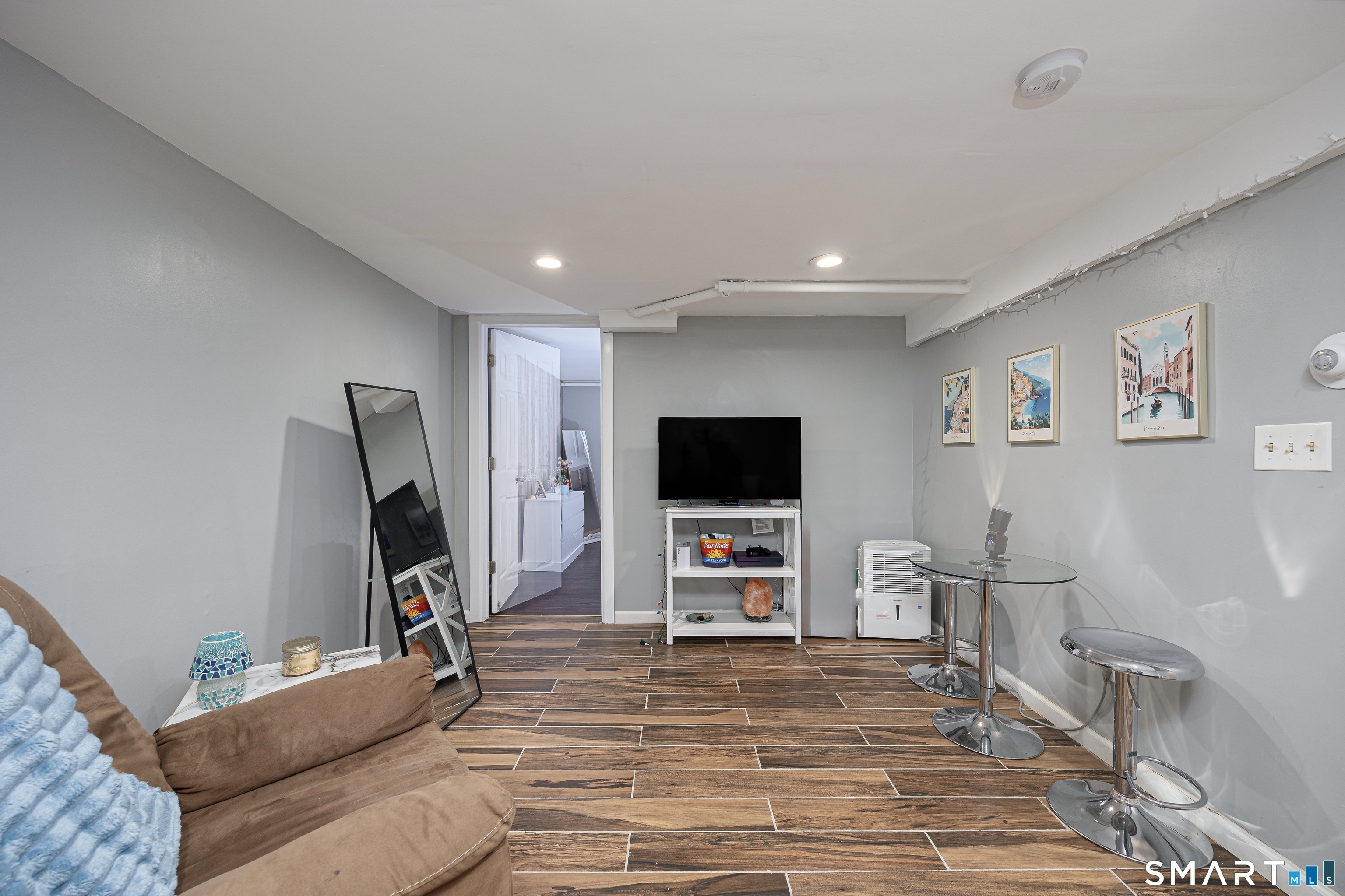 1885 Old Town Road Bridgeport, CT 06606 - Photo 15 of 17 Gallery Image 15