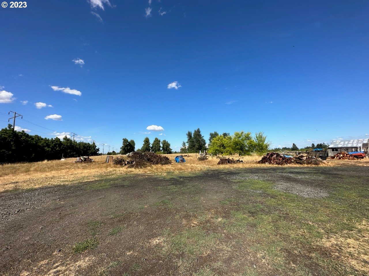 18936 Butteville Road Northeast Aurora, OR 97002 - Photo 9 of 9 a view of an ocean and beach