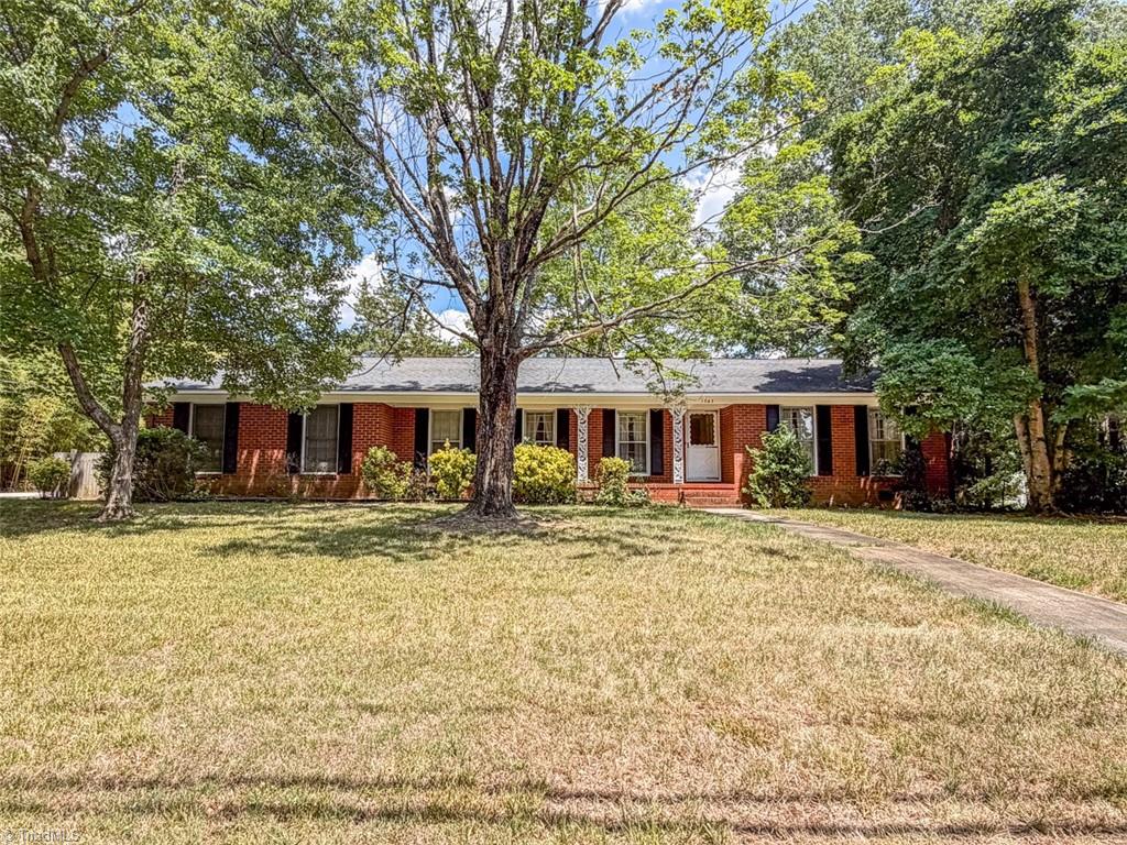 1303 Briarcliff Road Burlington, NC 27215 - Photo 2 of 31