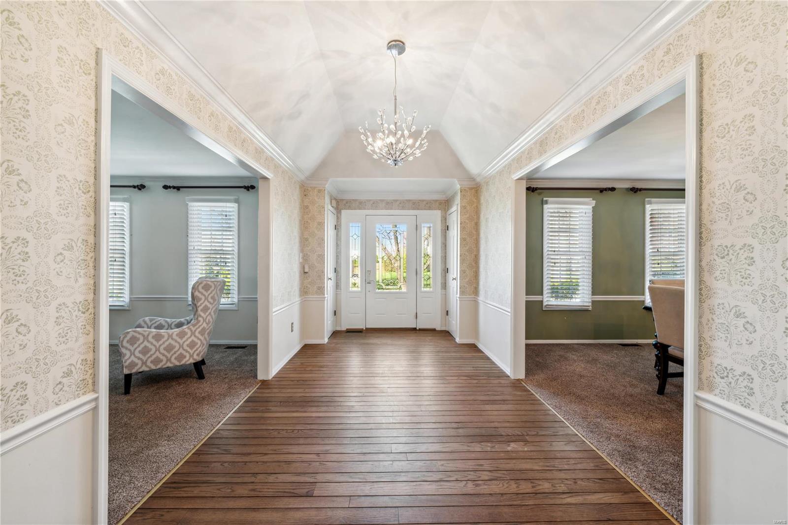814 Kings Cliff Road St. Louis, MO 63122 - Photo 2 of 26 Gallery Image 2