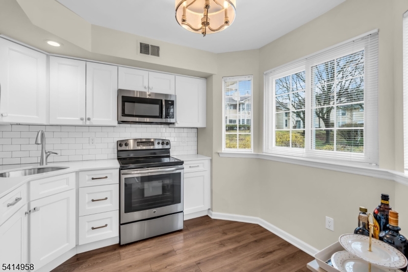 80 Wendover Court Bedminster, NJ 07921 - Photo 13 of 24