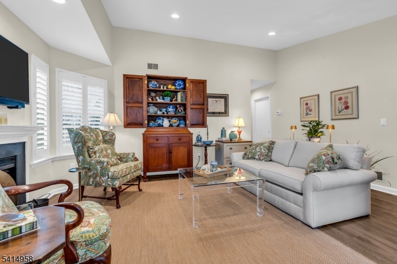 80 Wendover Court Bedminster, NJ 07921 - Photo 6 of 24