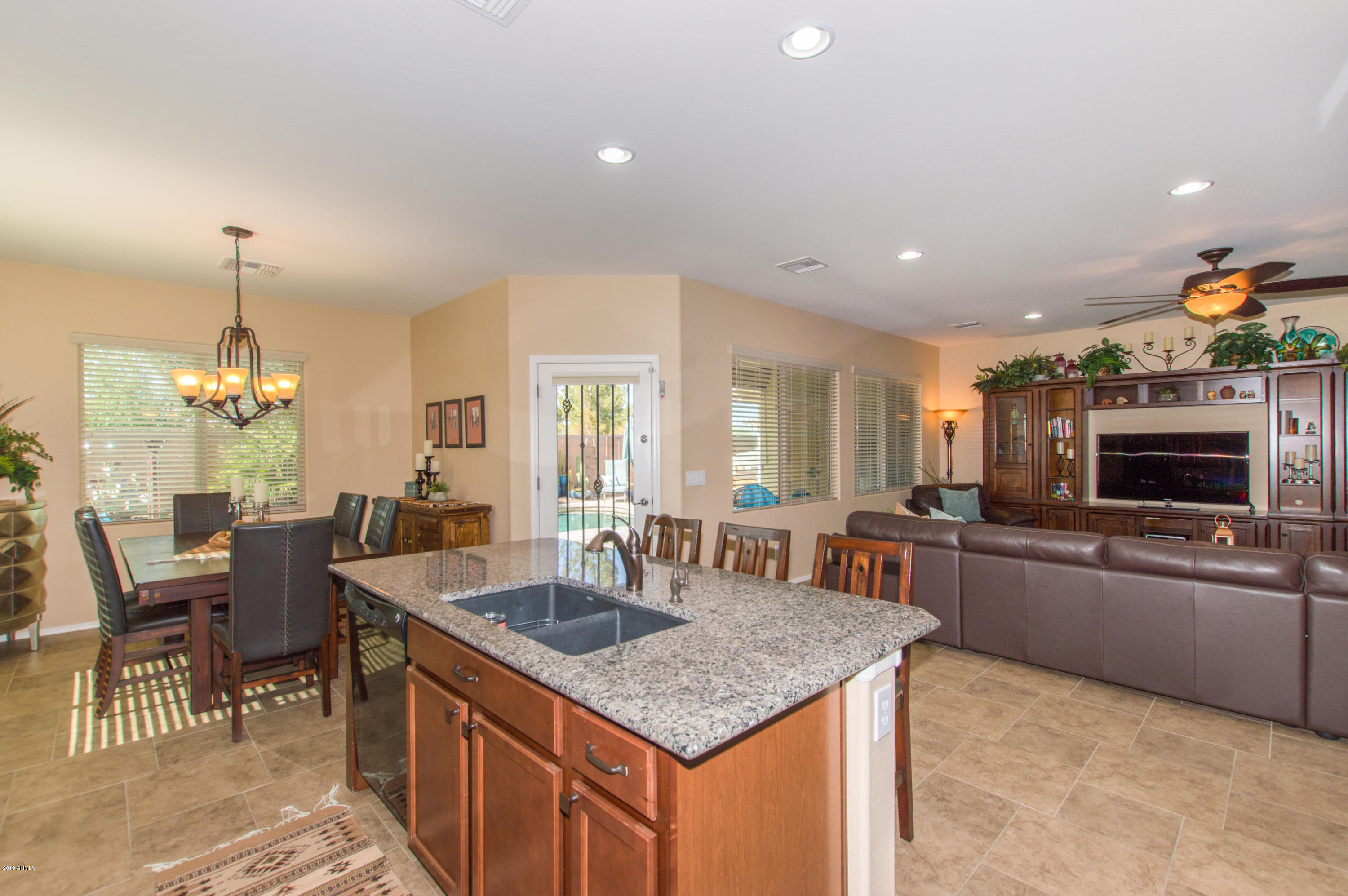 42064 West Rummy Road Maricopa, AZ 85138 - Photo 11 of 33 11 Kitchen