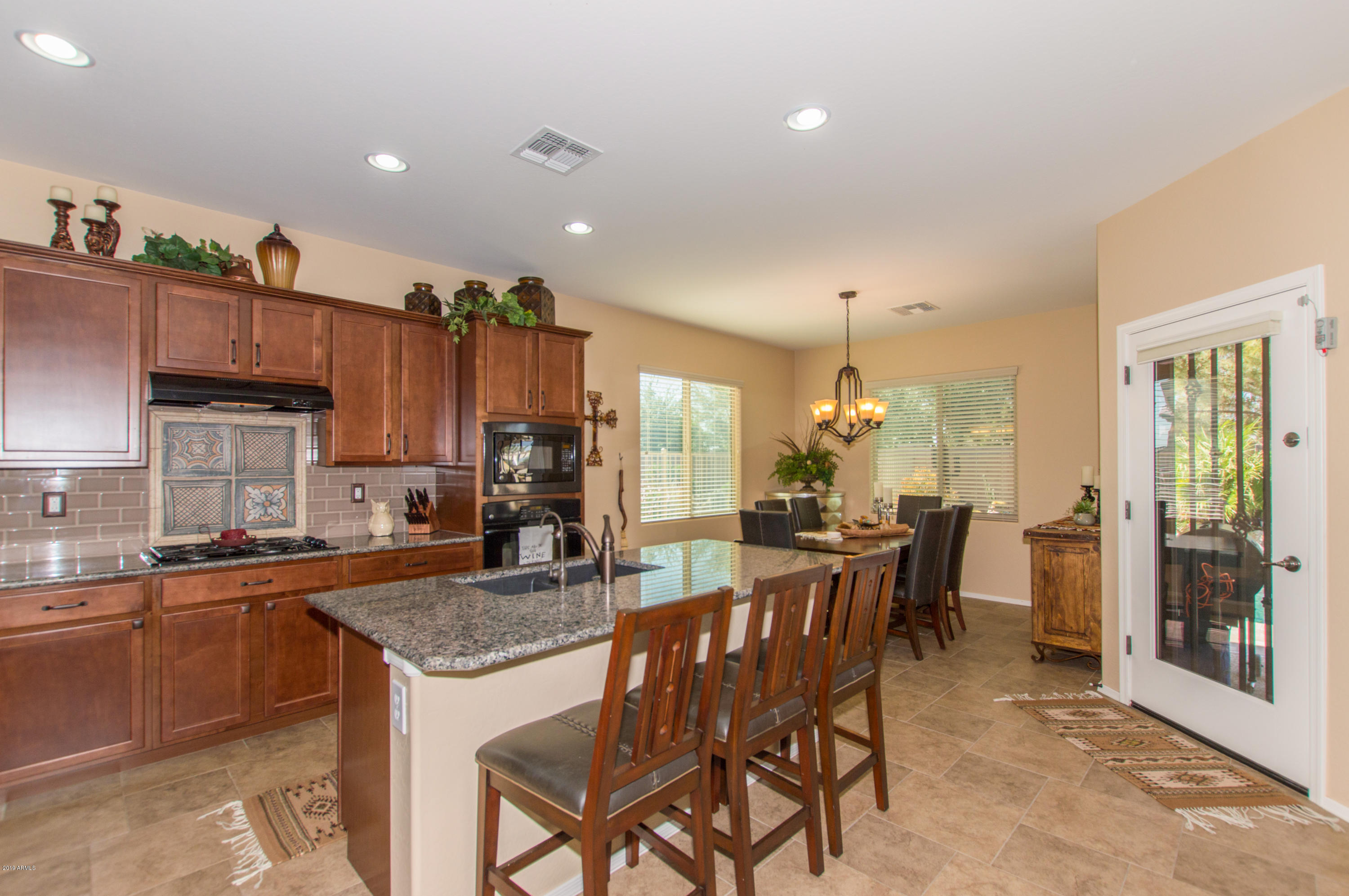 42064 West Rummy Road Maricopa, AZ 85138 - Photo 9 of 33 09 Kitchen