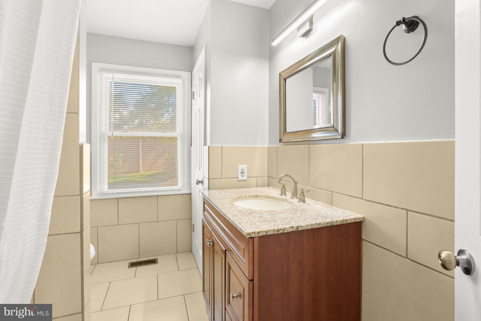 1323 Willow Spring Road Catonsville, MD 21228 - Photo 23 of 45 Hall Bath