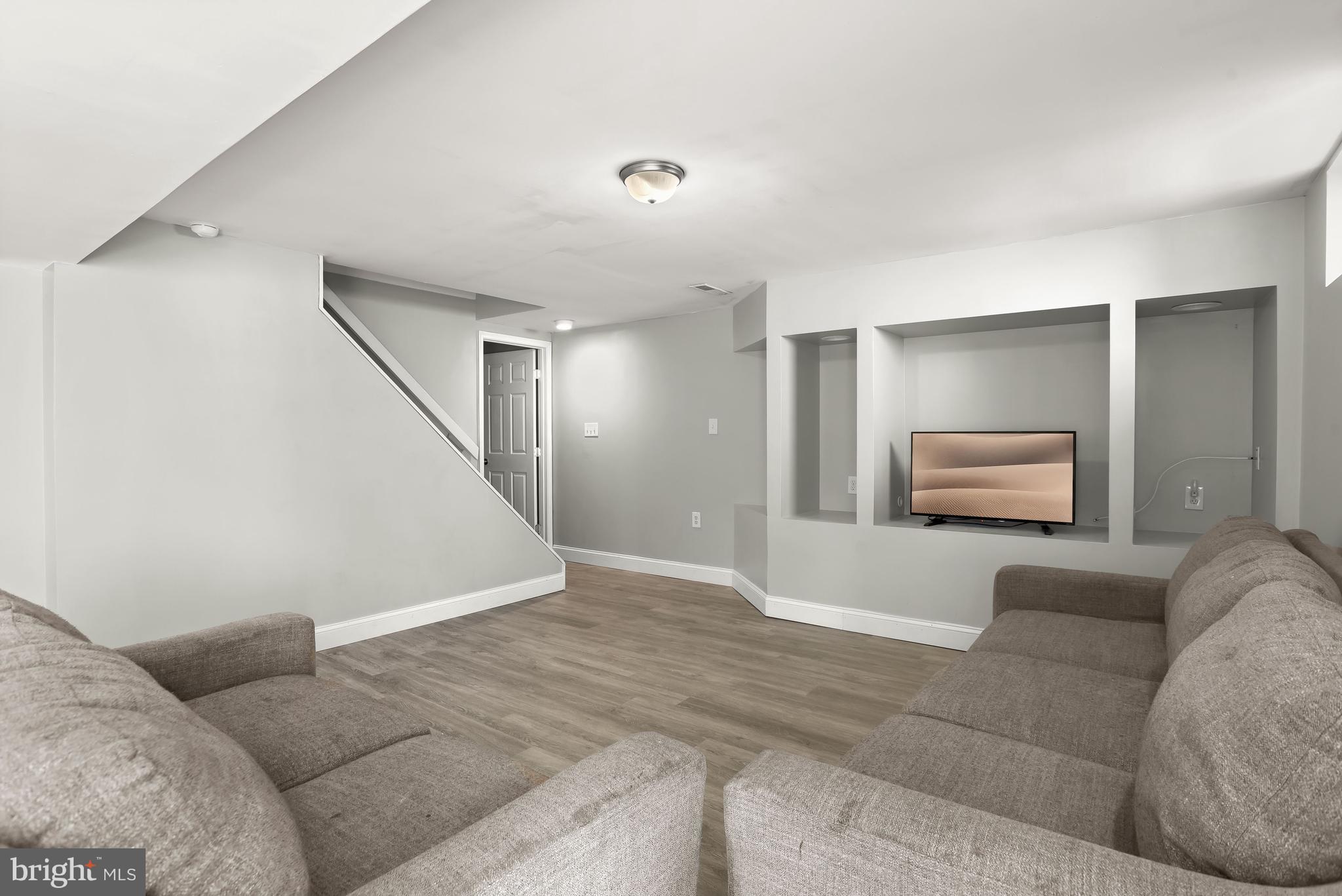 1323 Willow Spring Road Catonsville, MD 21228 - Photo 27 of 45 Family room