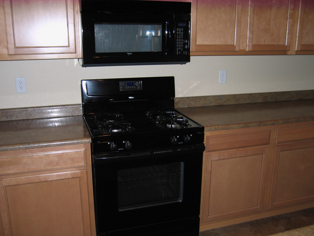 6912 West Harwell Road Laveen, AZ 85339 - Photo 3 of 14 Range and Microwave