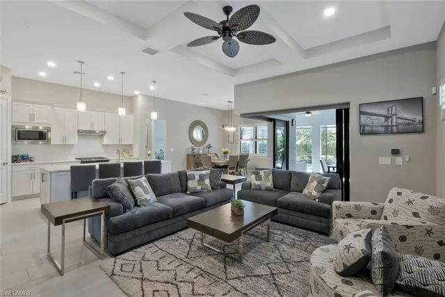 $1,059,000 | 9640 Everglades Boulevard North, Naples, FL 34120