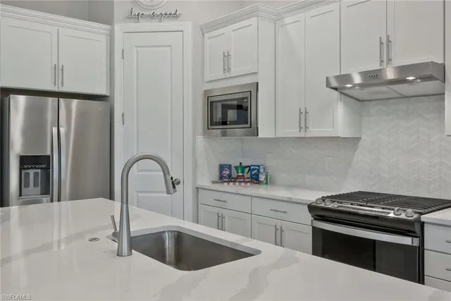 $1,059,000 | 9640 Everglades Boulevard North, Naples, FL 34120