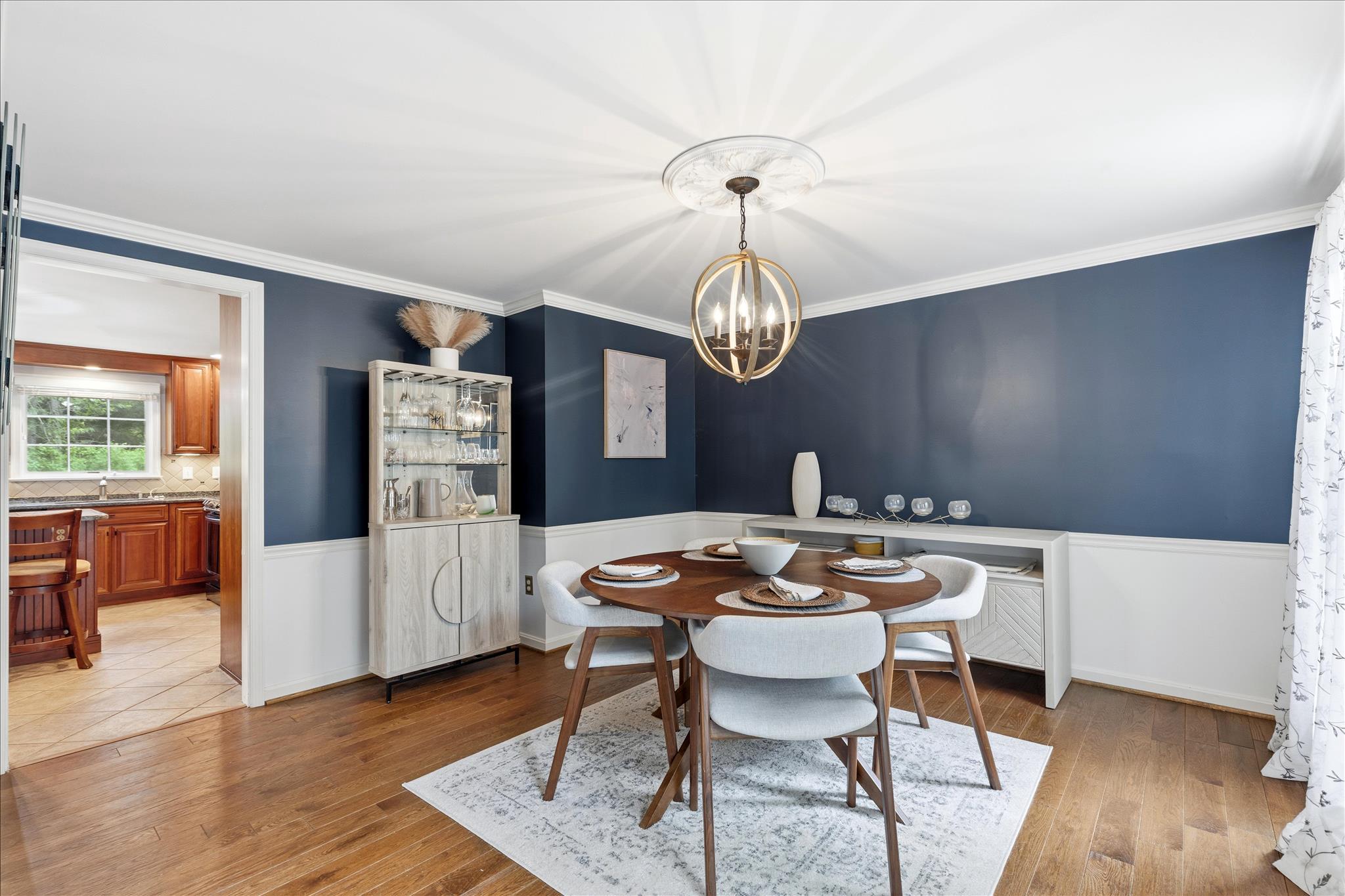 21917 Foxlair Road Gaithersburg, MD 20882 - Photo 15 of 49 dining room