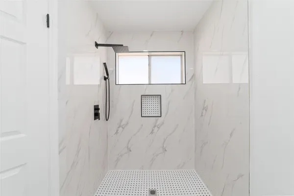 $2,500 | 13330 Agarita Lane, Houston, TX 77083