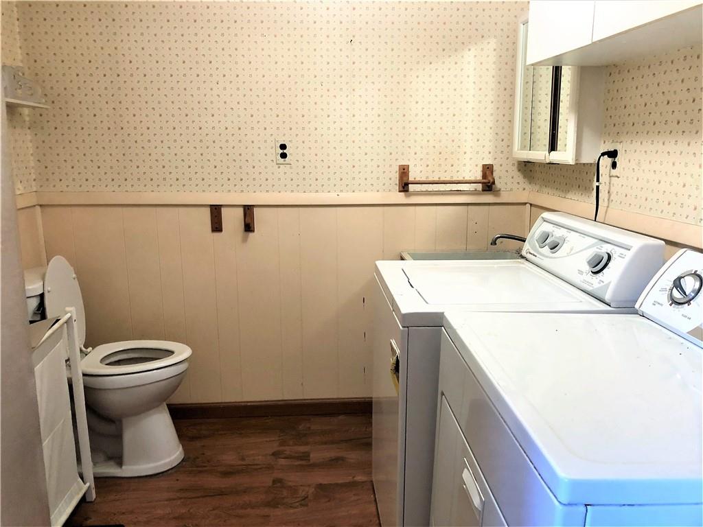 651 Lone Pine Road Washington, PA 15301 - Photo 6 of 16 a bathroom with a sink and a toilet