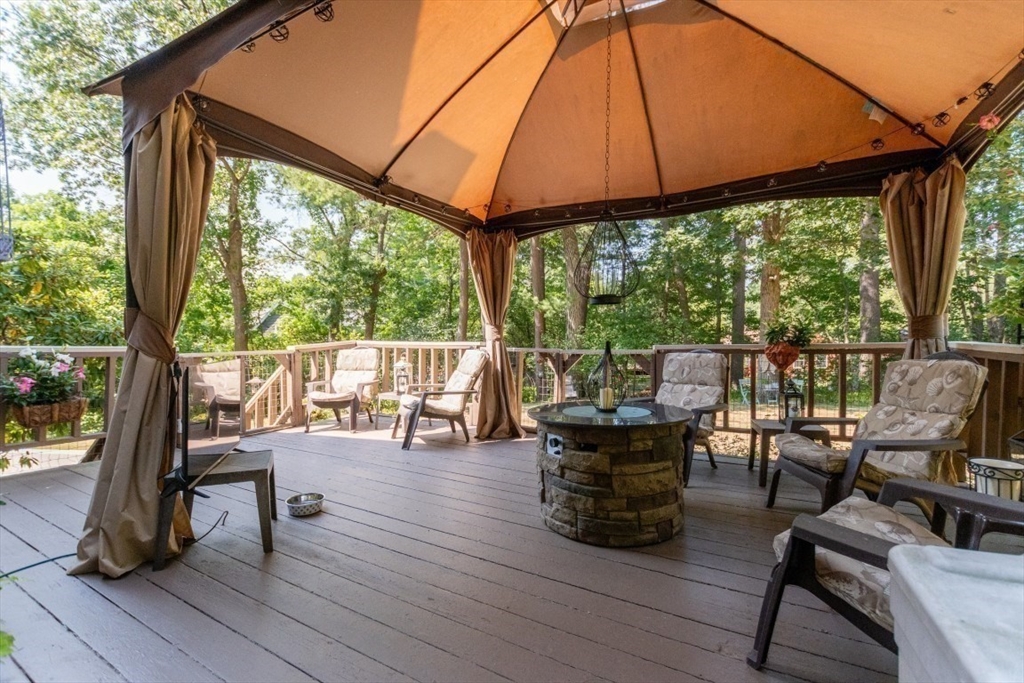12 Ridgeway Avenue Billerica, MA 01821 - Photo 34 of 39 Gallery Image 34