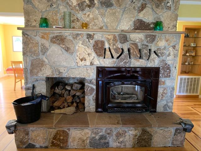 4450 Leonard Road Grants Pass, OR 97527 - Photo 10 of 39 hearth