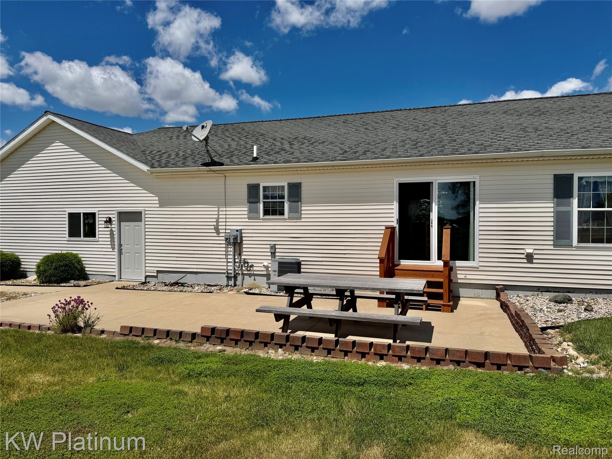 6069 Harris Road Jeddo, MI 48032 - Photo 27 of 33 IMG_6885.jpeg