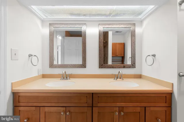 $1,250,000 | 11665 Gilman Lane, Herndon, VA 20170