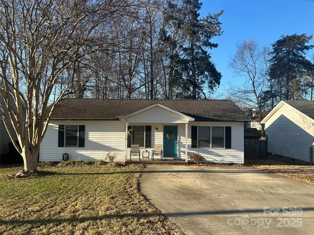 $285,000 | 1318 Ridgewood Drive, Concord, NC 28027