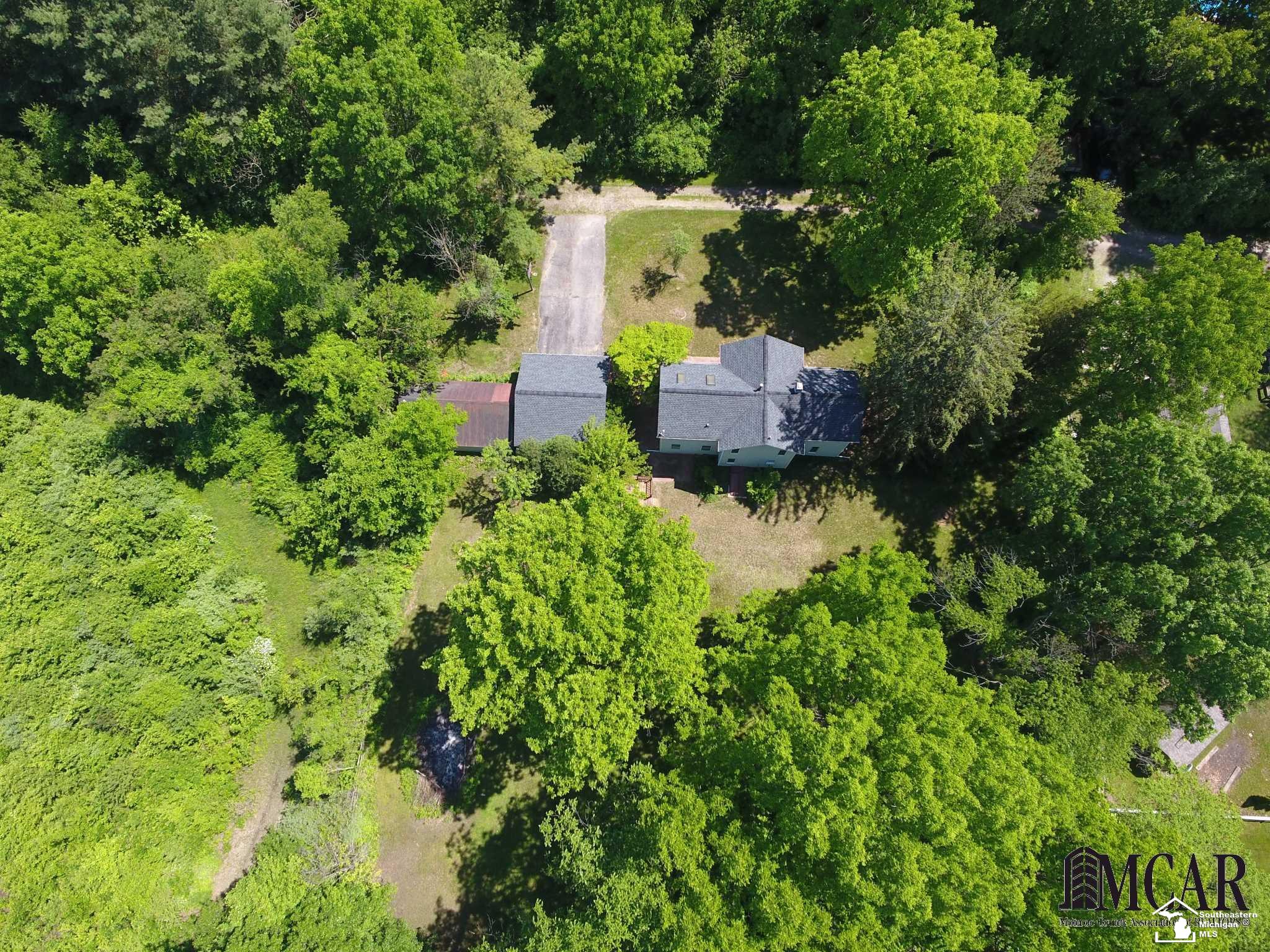 11646 Wells Road Petersburg, MI 49270 - Photo 6 of 24 21460004-5.JPG