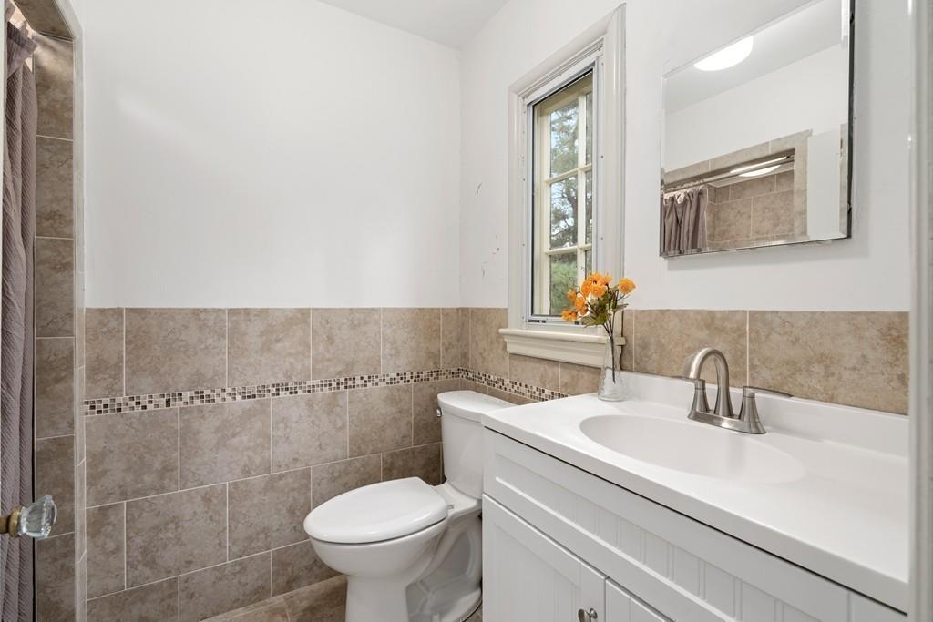230 Middlesex Road Brookline, MA 02467 - Photo 18 of 28