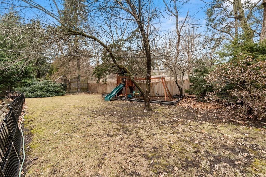230 Middlesex Road Brookline, MA 02467 - Photo 23 of 28