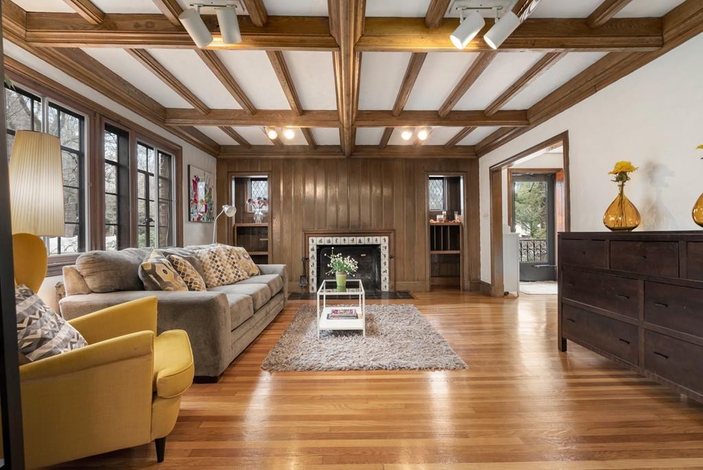 230 Middlesex Road Brookline, MA 02467 - Photo 4 of 28