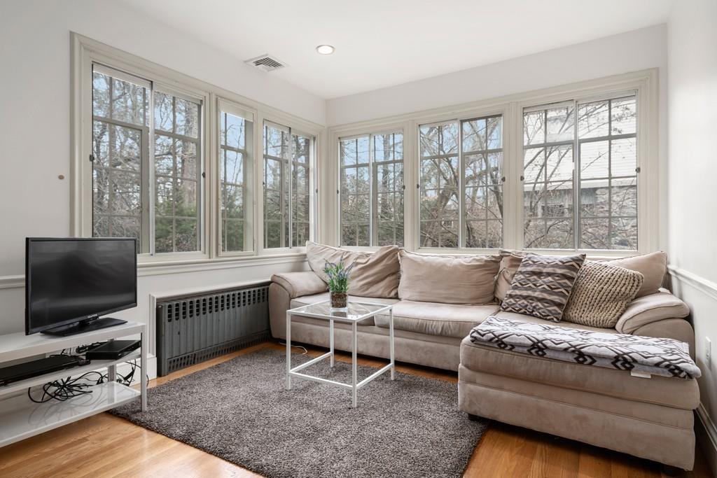 230 Middlesex Road Brookline, MA 02467 - Photo 7 of 28