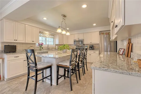 $400,000 | 469 Hillcrest Drive, Latrobe, PA 15650