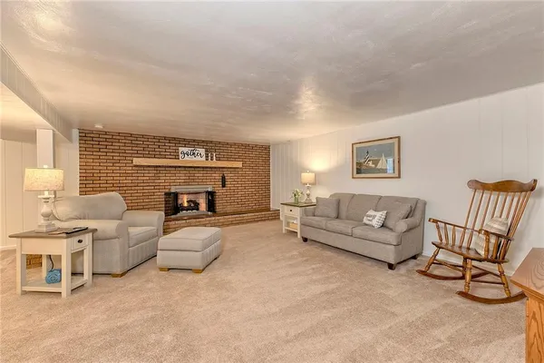 $400,000 | 469 Hillcrest Drive, Latrobe, PA 15650