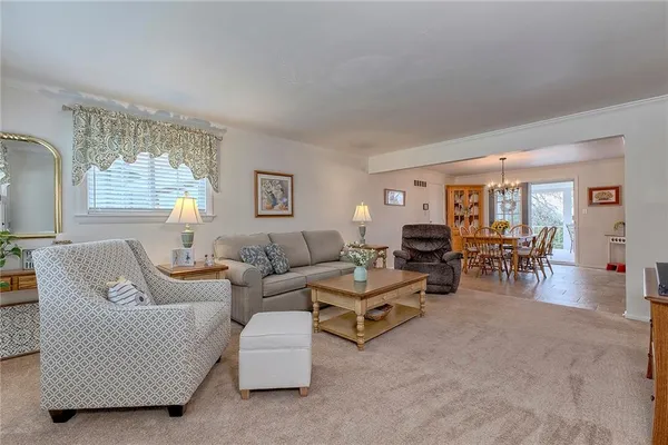 $400,000 | 469 Hillcrest Drive, Latrobe, PA 15650