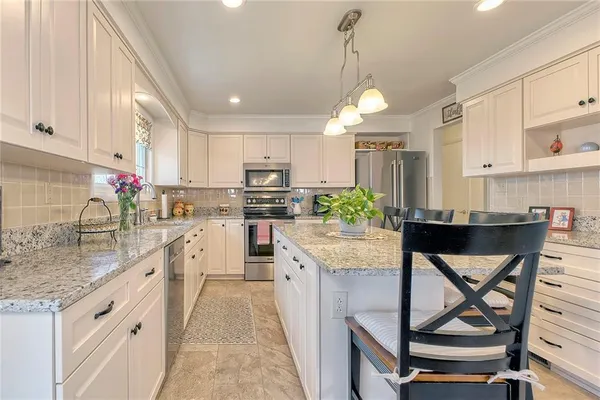 $400,000 | 469 Hillcrest Drive, Latrobe, PA 15650