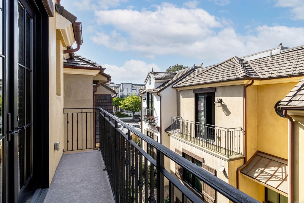 728 Silver Street La Jolla, CA 92037 - Photo 31 of 44 a view of balcony with two chairs