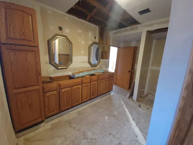 $105,000 | 108 North C Street, Arkansas City, KS 67005