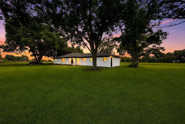 $2,200 | 5443 Randon School Road, Rosenberg, TX 77471