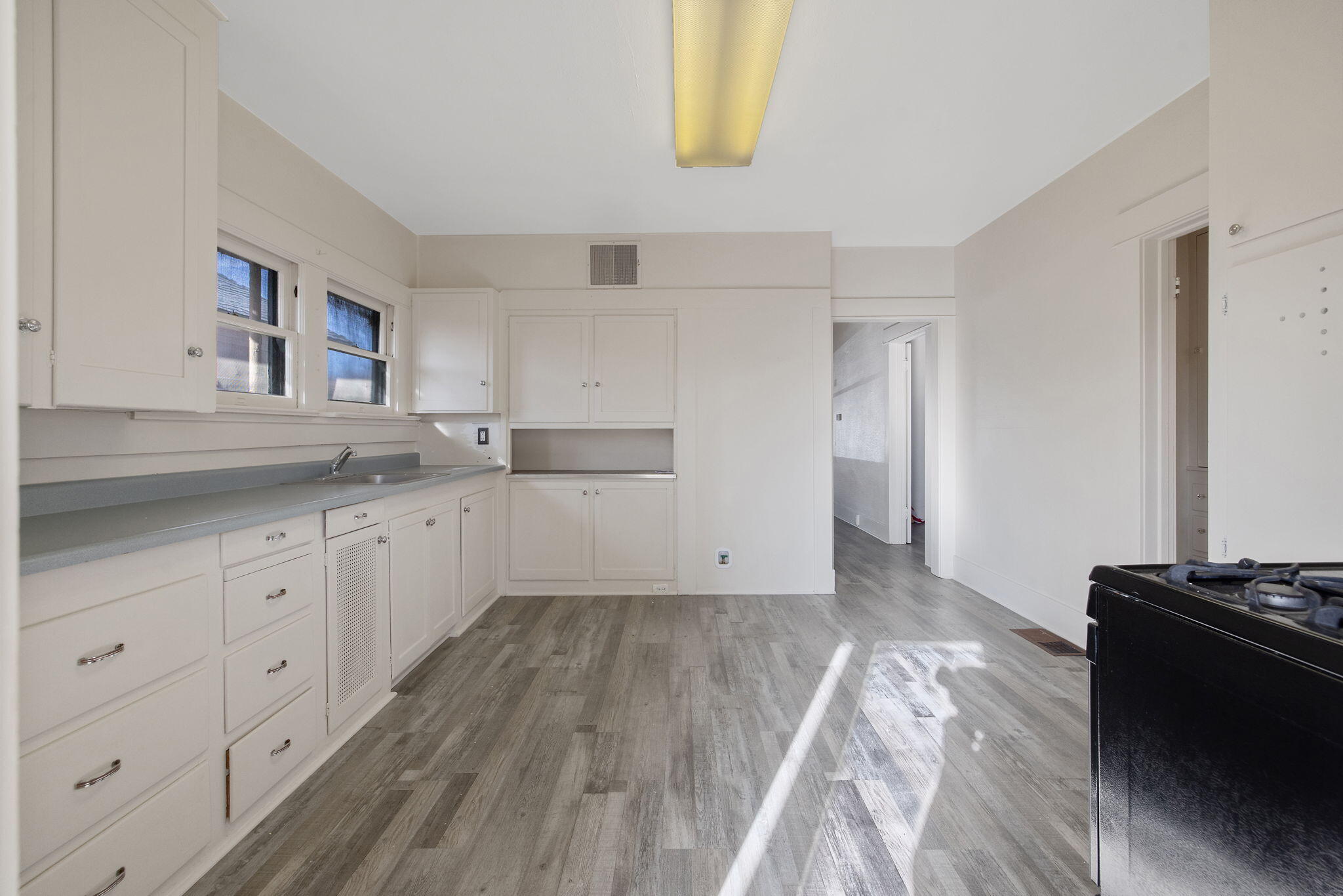 231 South F Street Exeter, CA 93221 - Photo 13 of 29 13-web-or-mls-713A7131