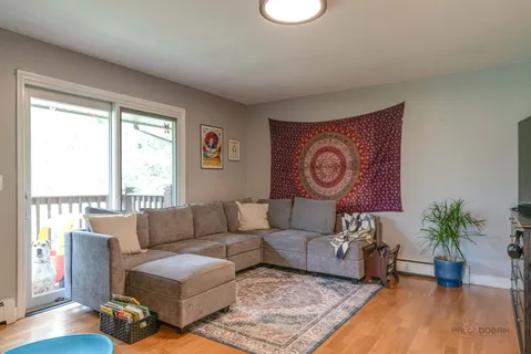 $189,900 | 300 Opatrny Drive, Unit 224, Fox River Grove, IL 60021