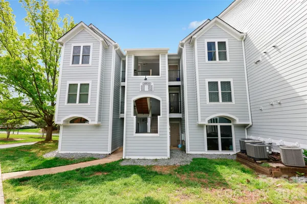$280,000 | 18809 Nautical Drive, Unit 302, Cornelius, NC 28031