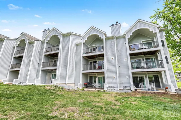 $280,000 | 18809 Nautical Drive, Unit 302, Cornelius, NC 28031